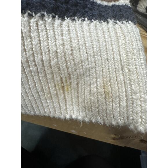 Abercrombie & Fitch Crewneck Ivory and Blue Striped Sweater Size Small - Picture 4 of 8